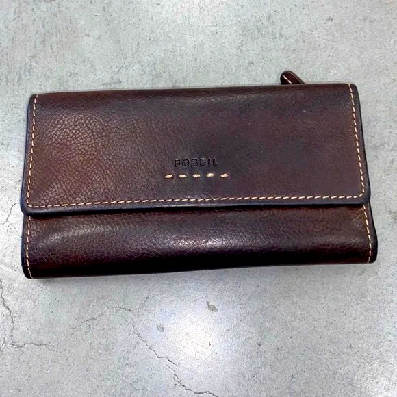 Fossil Brown Pebbled Leather Tri-Fold Wallet - Picture 5 of 7